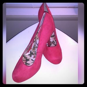 Pink pumps